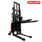 Apilador Semi Eléctrico Xin Lift  2.5 metros 1500 kilos / Base Angosta Compacto